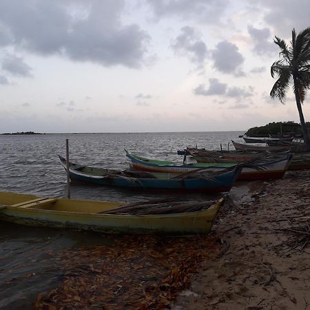 Chale Perto Da Praia Com Duas Suites E Varandao Pacatuba  Bagian luar foto